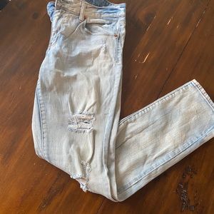 American Eagle light wash distressed jeans